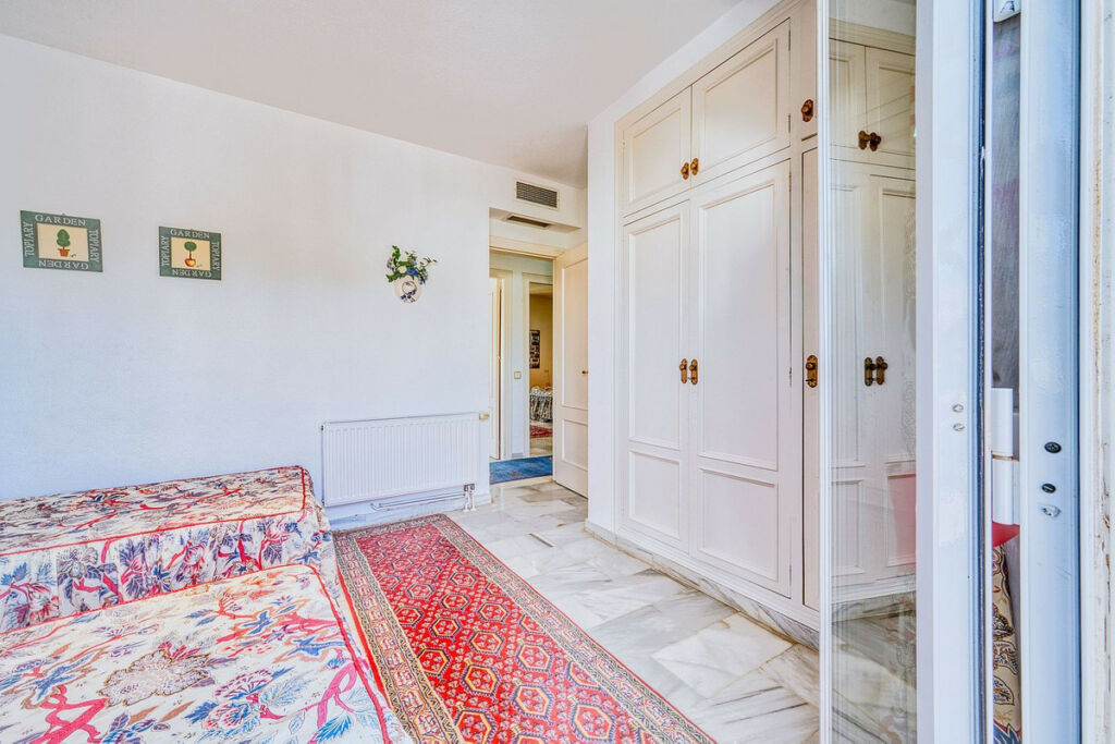 Detached Villa Nueva Andalucía Málaga - image 17