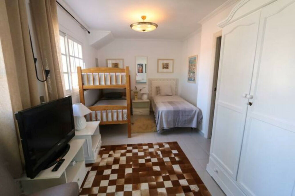 Detached Villa Nueva Andalucía Málaga - image 17