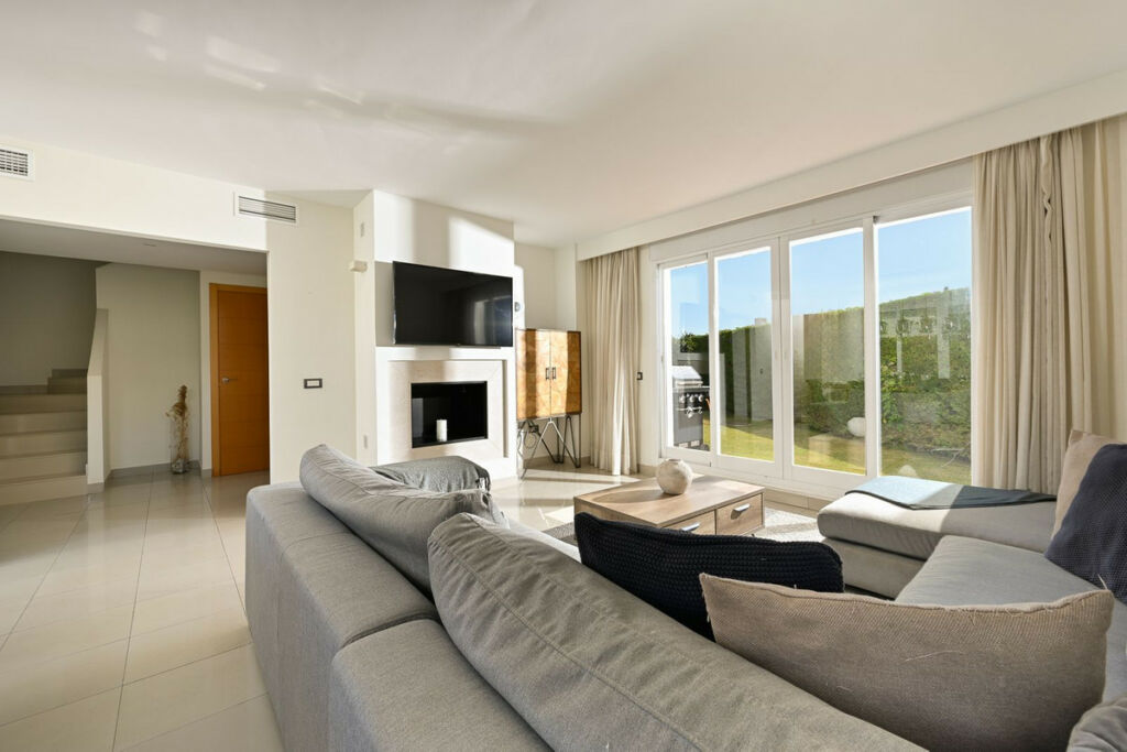 Townhouse Estepona Málaga - image 18