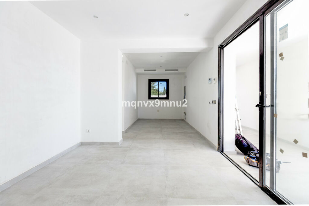 Detached Villa El Chaparral Málaga - image 18