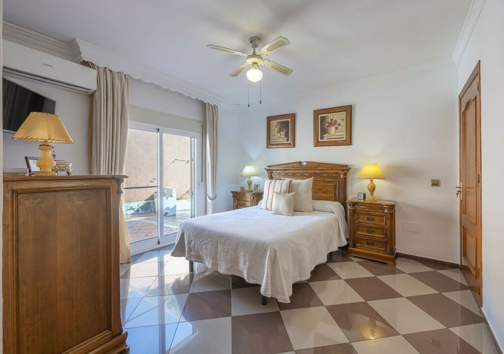 Detached Villa San Pedro de Alcántara Málaga - image 18