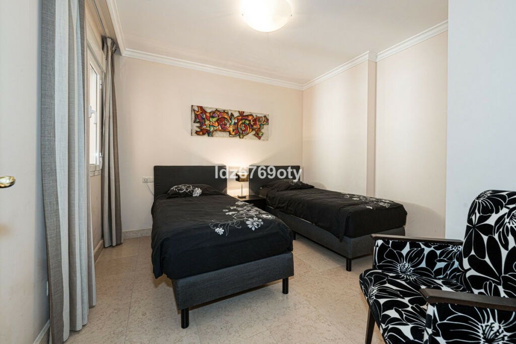 Middle Floor Apartment Benalmadena Málaga - image 18
