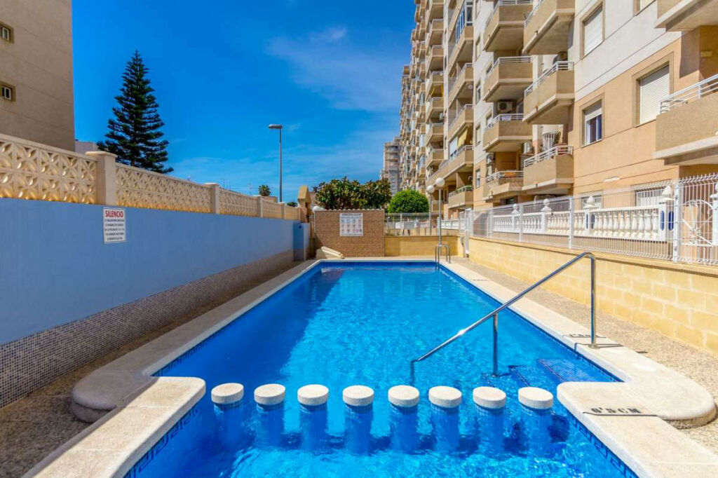Middle Floor Apartment Torrevieja Alicante