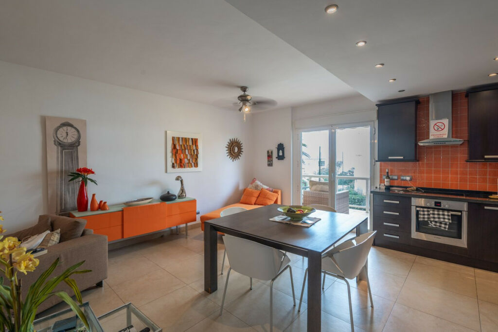 Middle Floor Apartment La Cala Málaga - image 18