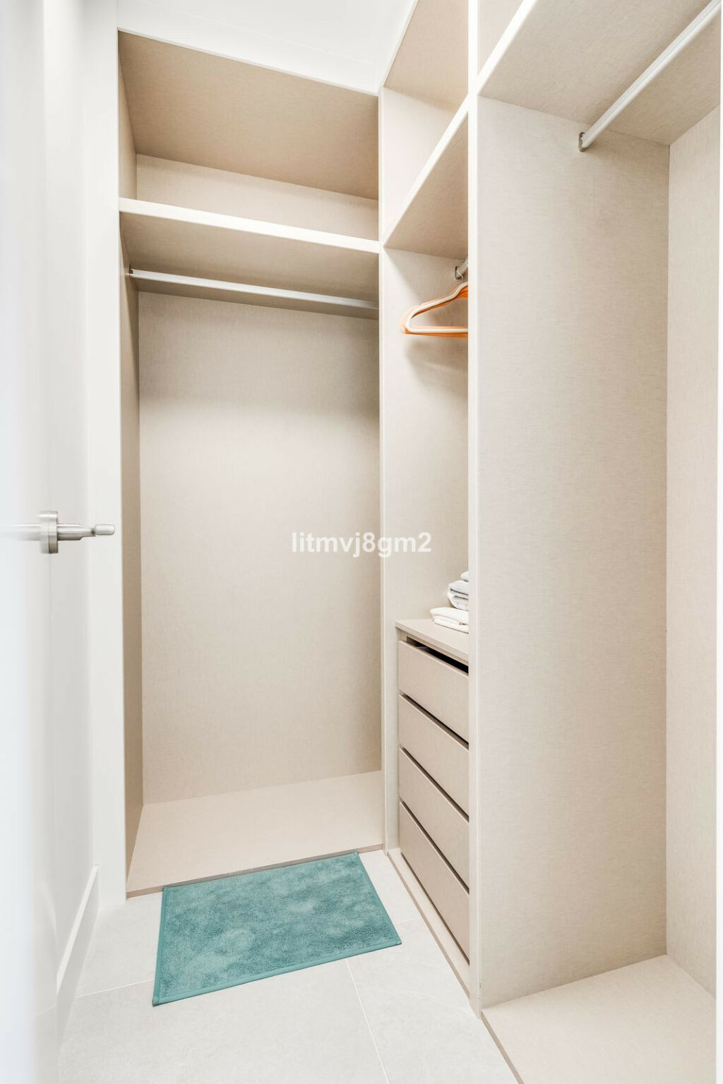 Middle Floor Apartment Cabopino Málaga - image 18