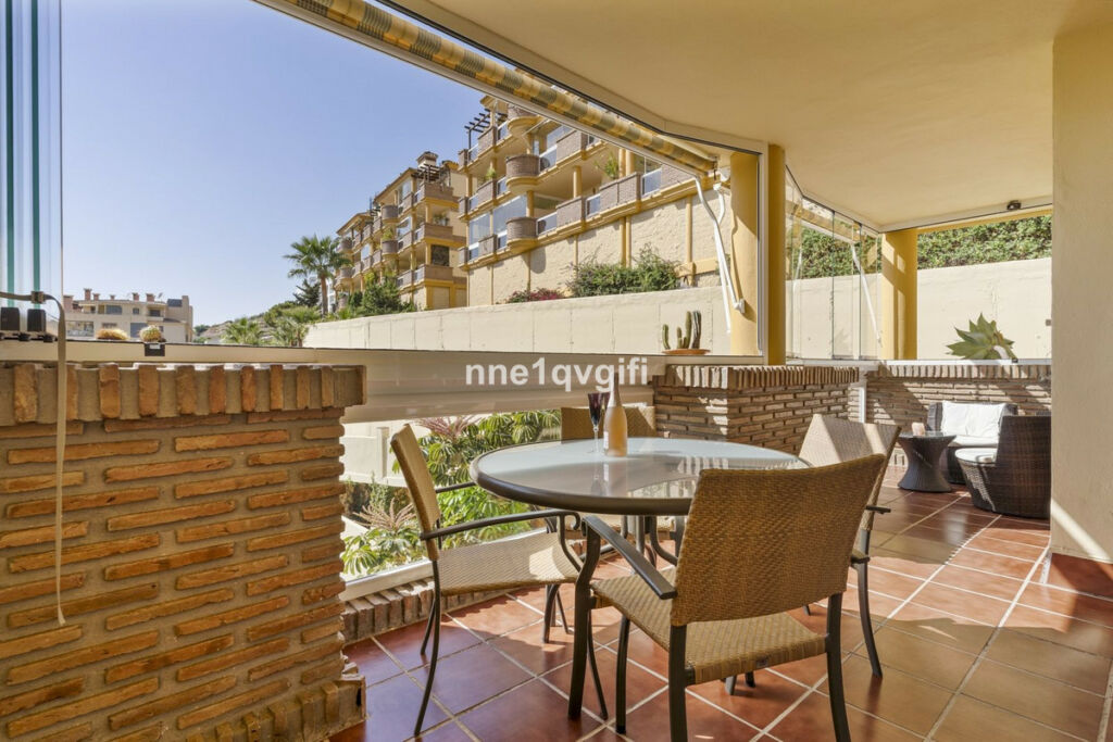 Middle Floor Apartment Calahonda Málaga - image 18