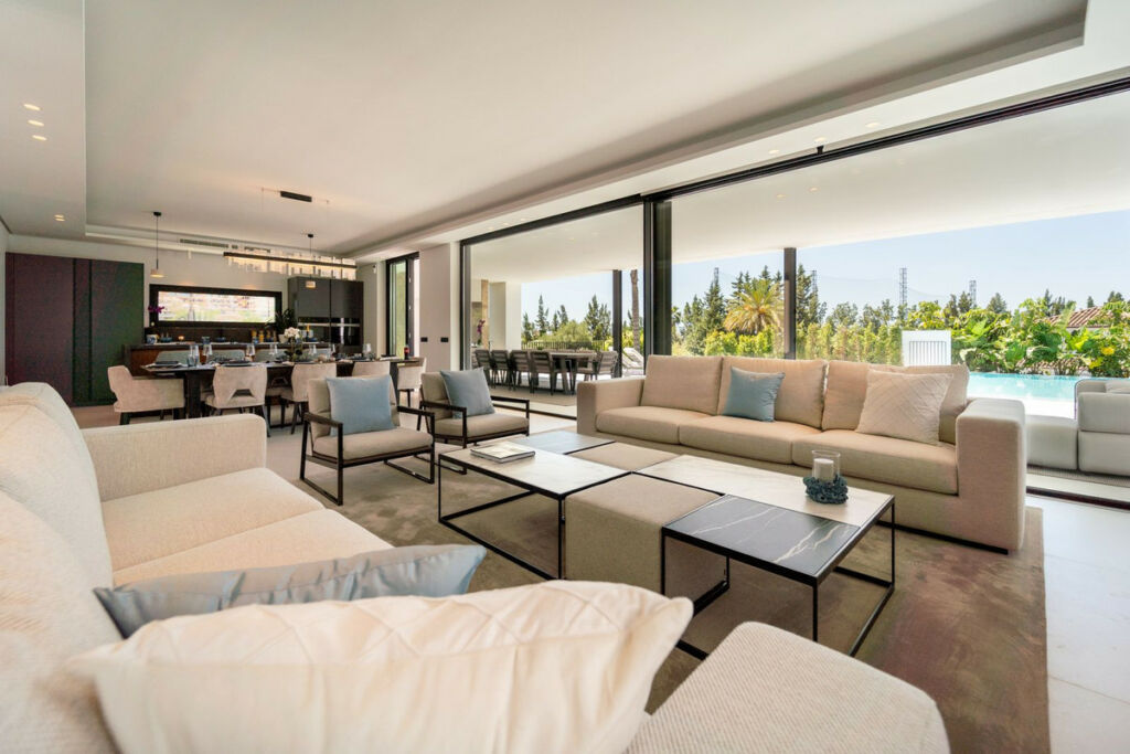 Detached Villa Nueva Andalucía Málaga - image 18
