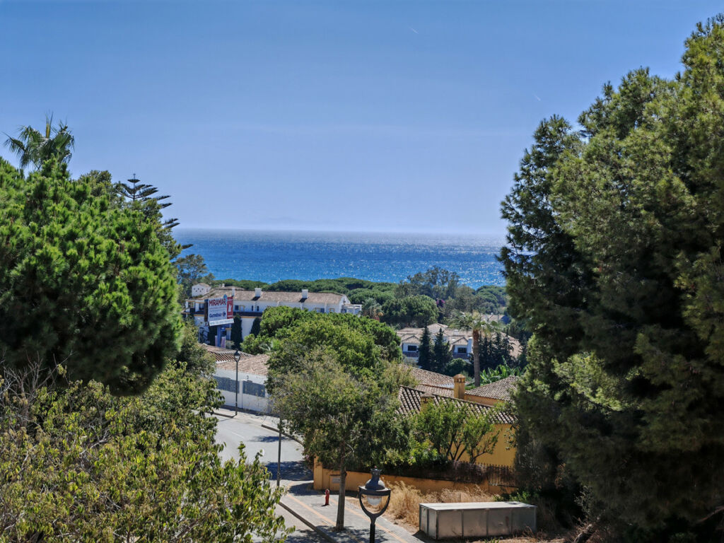 Townhouse Cabopino Málaga - image 18