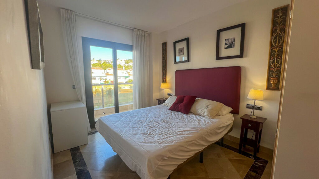 Middle Floor Apartment La Duquesa Málaga - image 18