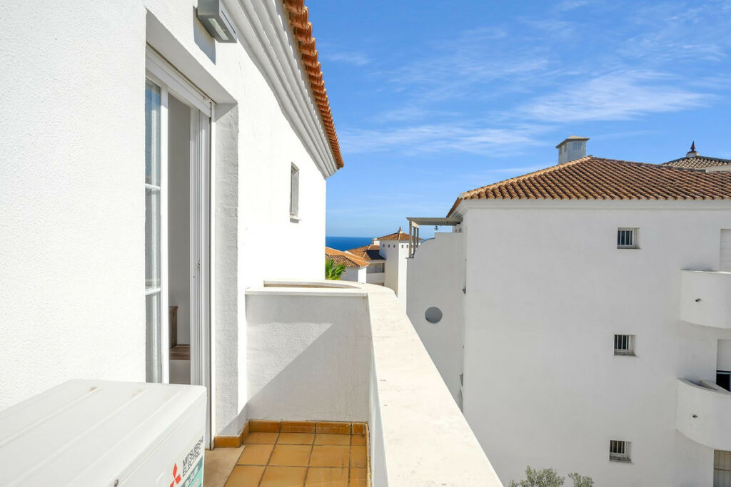 Penthouse Manilva Málaga - image 18