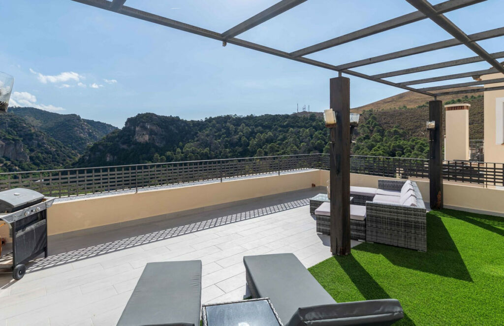Townhouse Benahavís Málaga - image 18