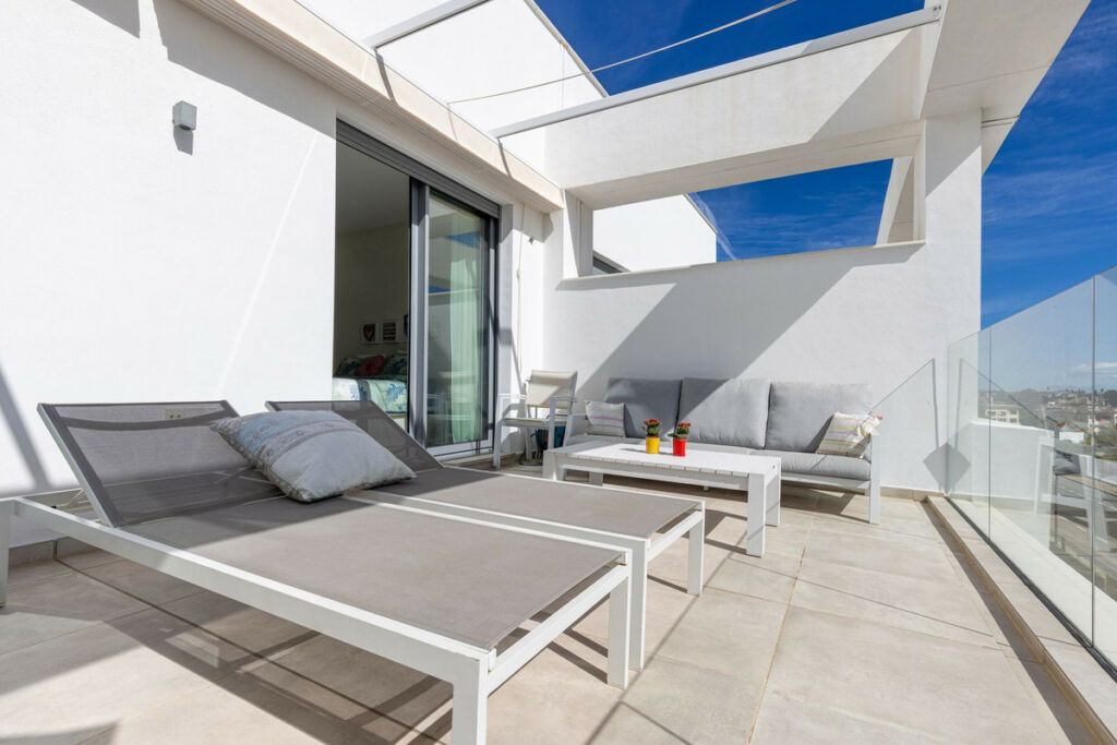 Middle Floor Apartment Selwo Málaga - image 18