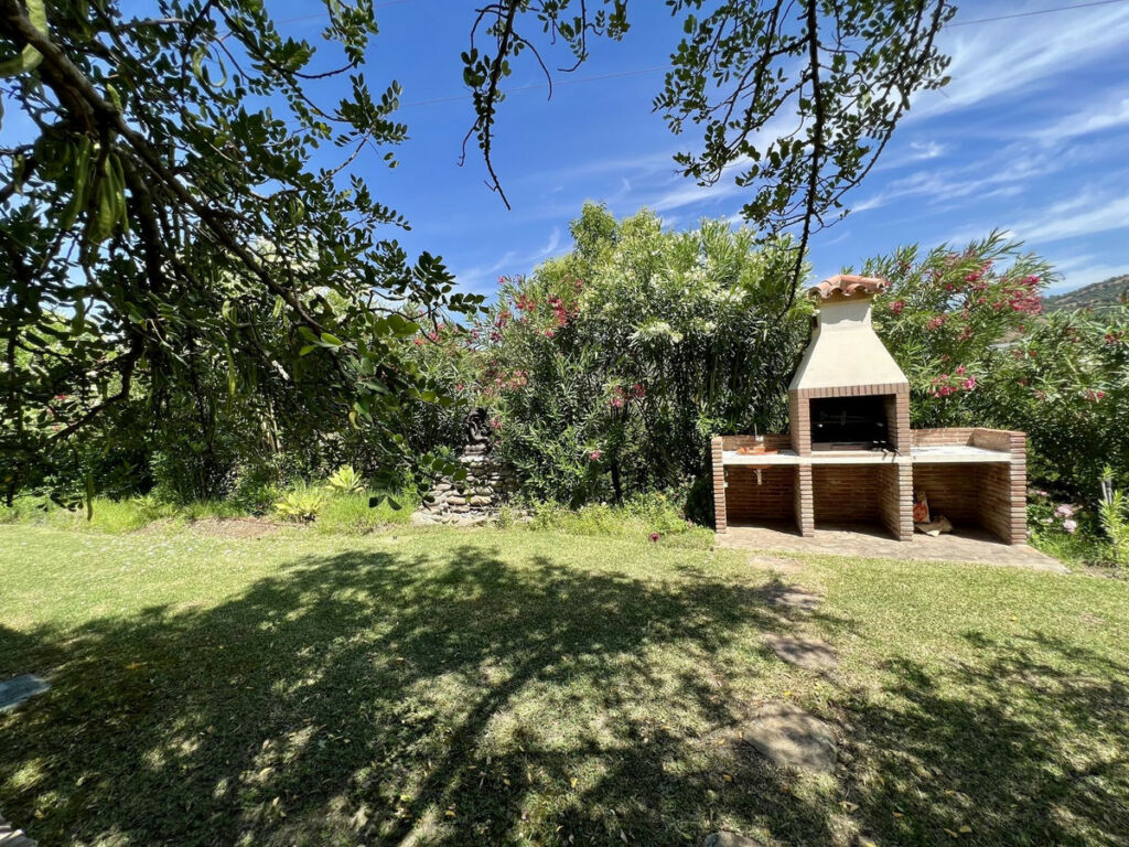 Detached Villa Estepona Málaga - image 18