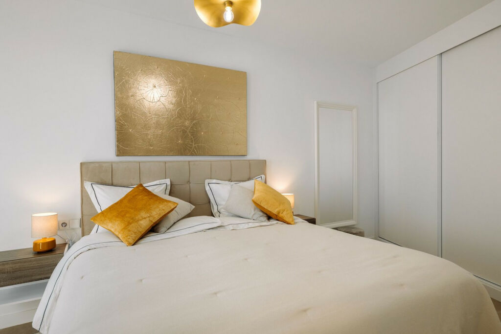 Townhouse New Golden Mile Málaga - image 18
