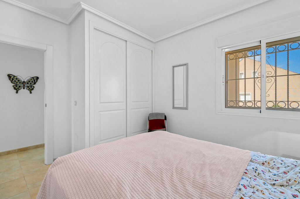 Detached Villa Rojales Alicante - image 18