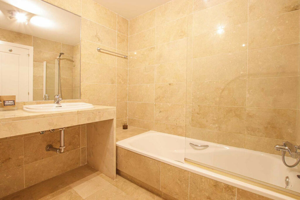 Middle Floor Apartment Calahonda Málaga - image 18
