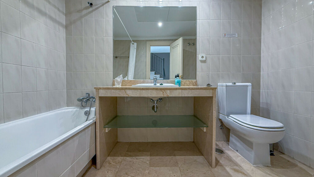Duplex Nueva Andalucía Málaga - image 18