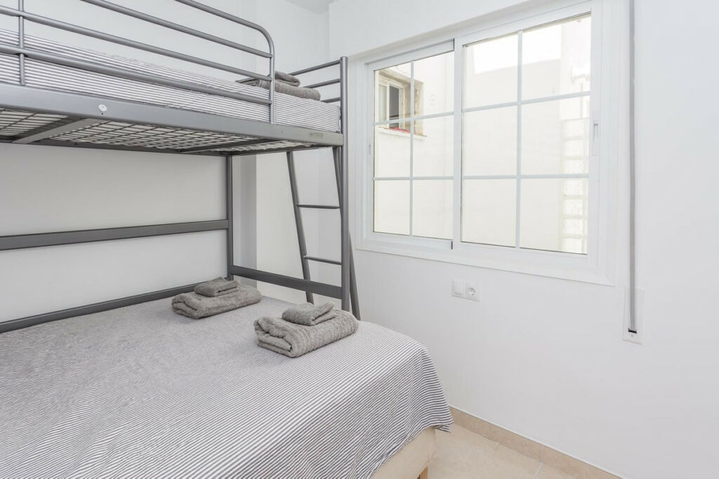 Middle Floor Apartment Fuengirola Málaga - image 18