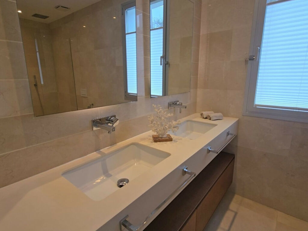 Detached Villa Río Real Málaga - image 17