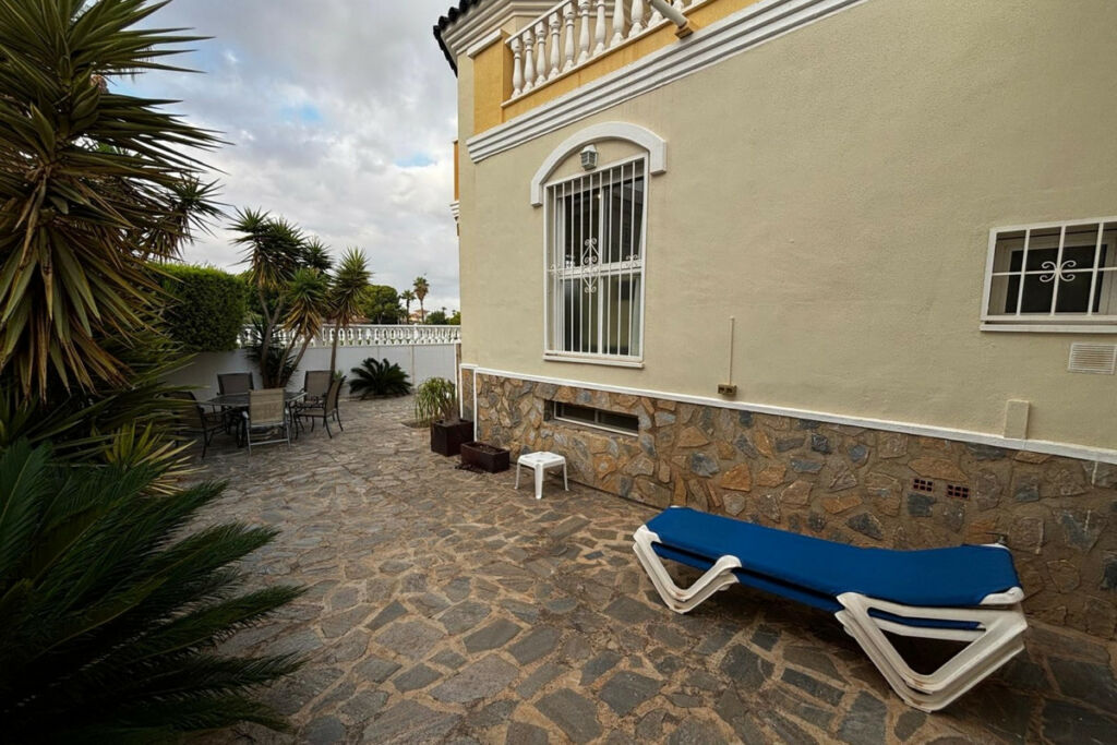 Semi-Detached House Dona Pepa Alicante - image 18