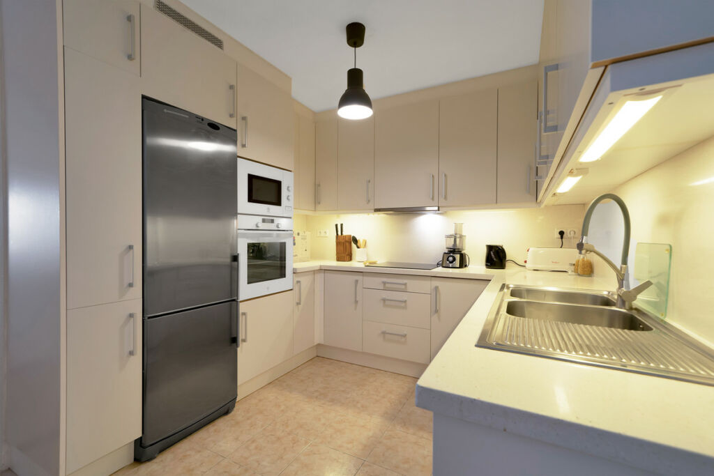 Middle Floor Apartment Estepona Málaga - image 18