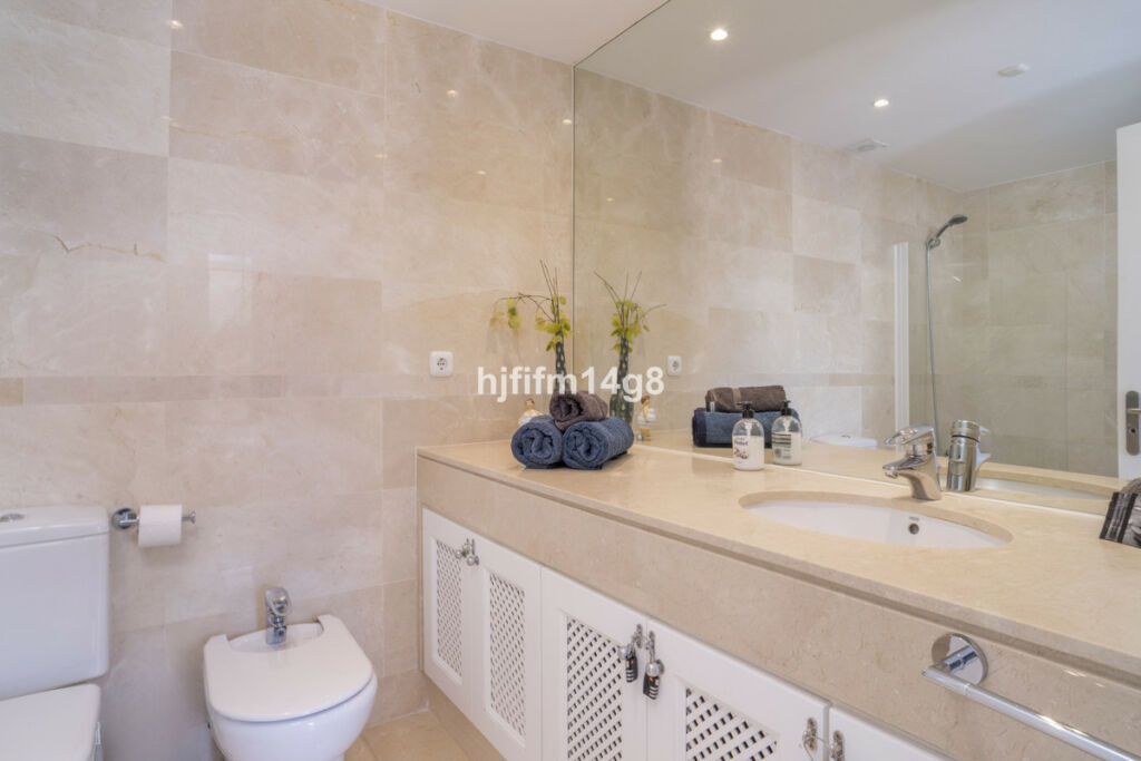 Penthouse Duplex Nueva Andalucía Málaga - image 18