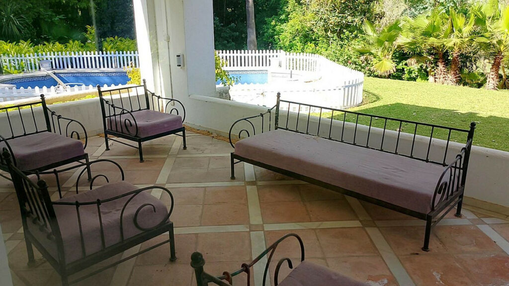 Detached Villa El Paraiso Málaga - image 18