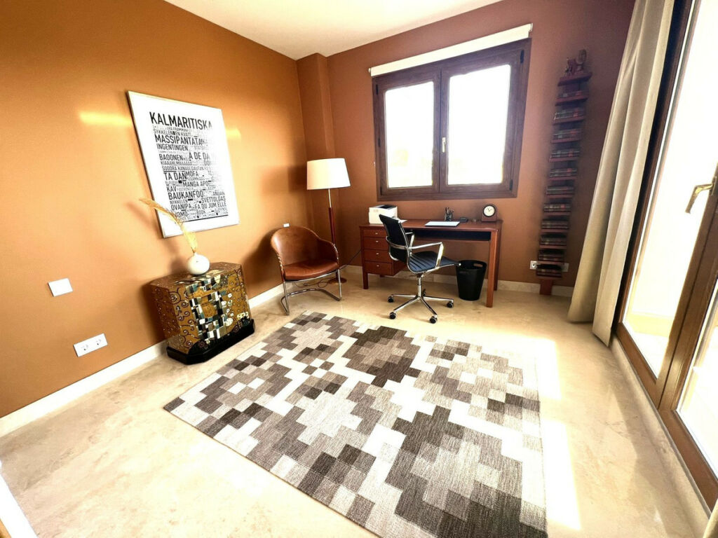 Middle Floor Apartment El Paraiso Málaga - image 17