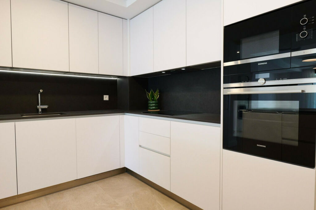 Middle Floor Apartment Estepona Málaga - image 18