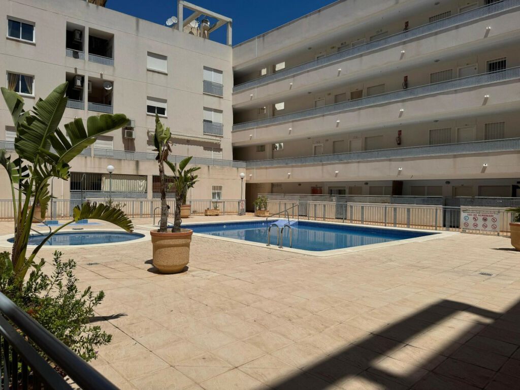 Middle Floor Apartment Almoradi Alicante - image 18