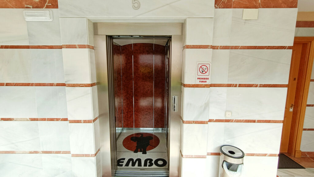 Office Puerto Banús Málaga - image 18