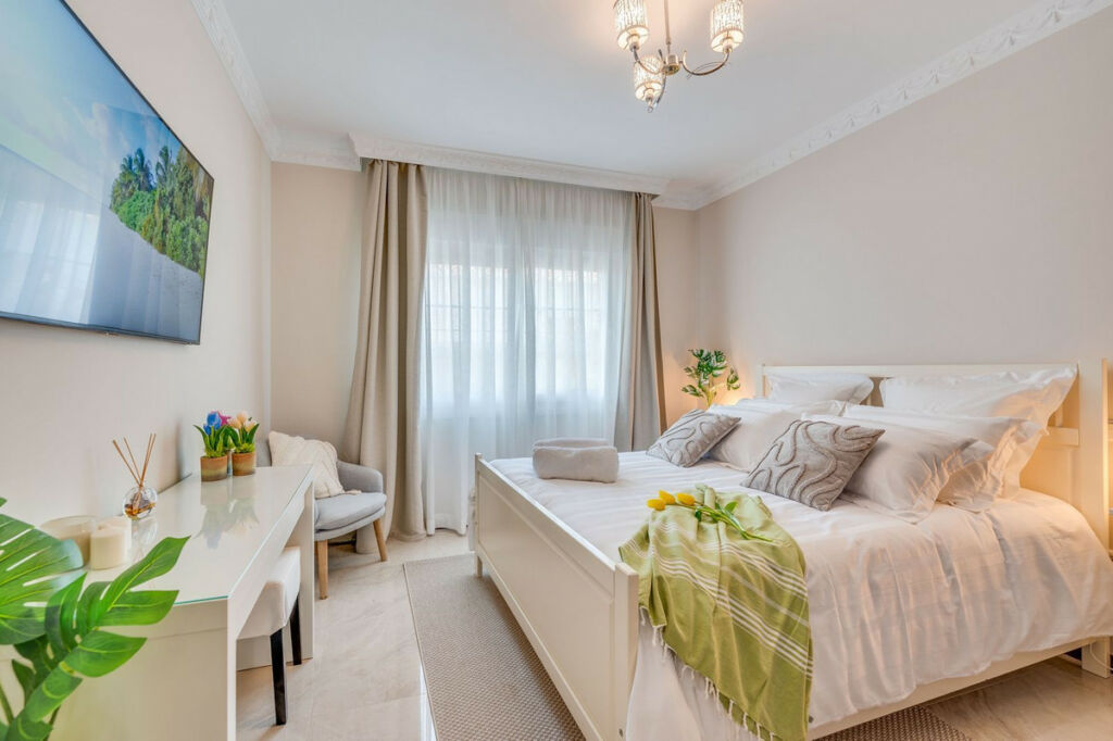 Detached Villa Marbesa Málaga - image 18