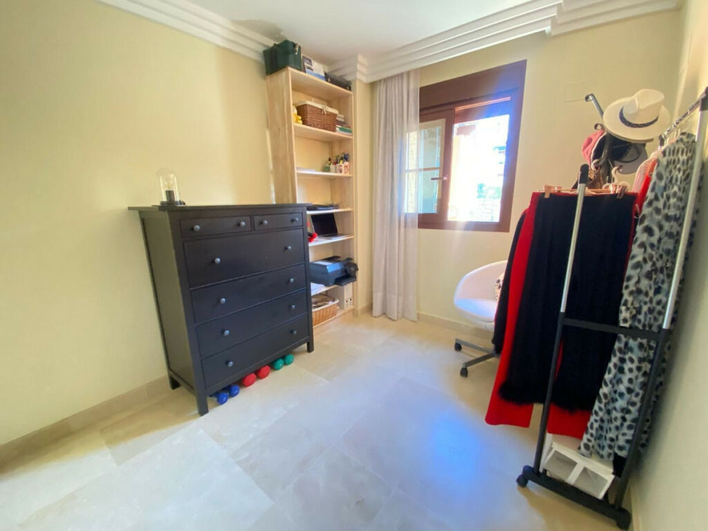 Middle Floor Apartment Benahavís Málaga - image 18