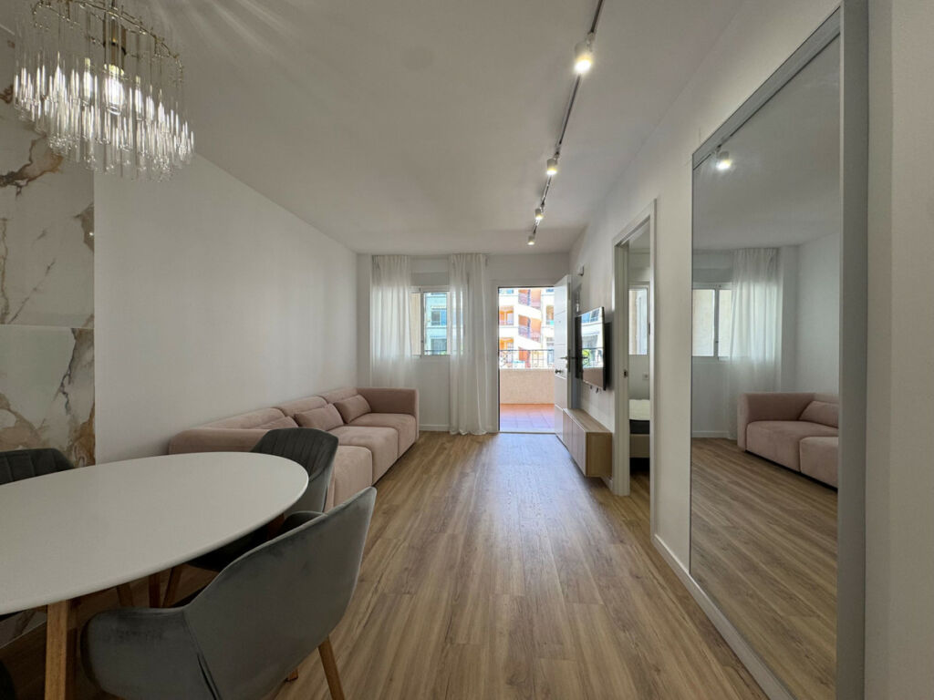Middle Floor Apartment Los Altos Alicante - image 17