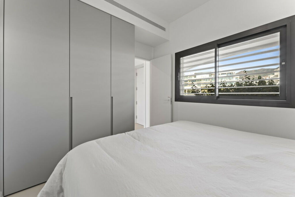 Middle Floor Apartment Higueron Málaga - image 18