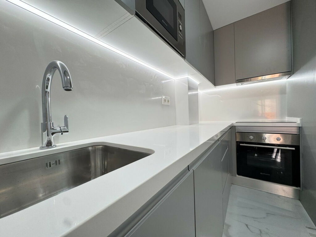 Middle Floor Apartment Torrevieja Alicante - image 18