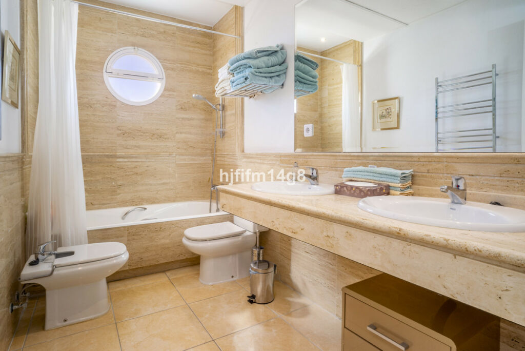 Penthouse Nueva Andalucía Málaga - image 18