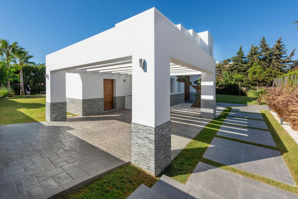 Detached Villa New Golden Mile Málaga - image 18