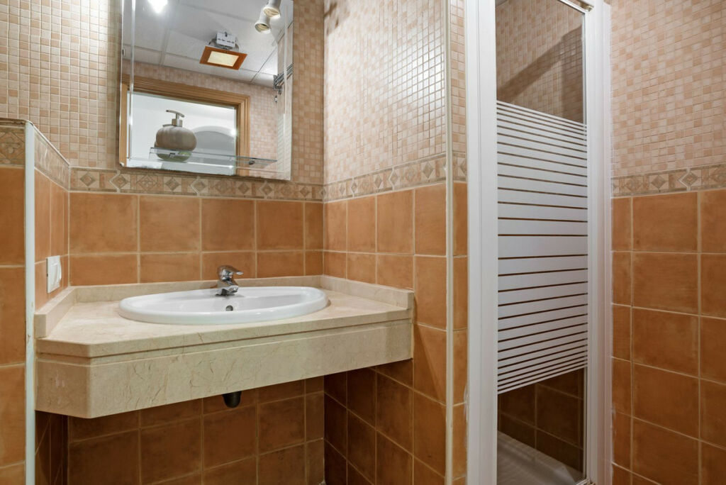 Middle Floor Apartment Bel Air Málaga - image 18