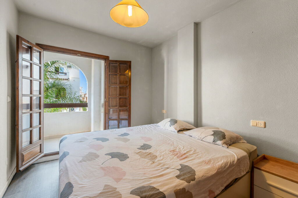 Middle Floor Apartment Torrevieja Alicante - image 18