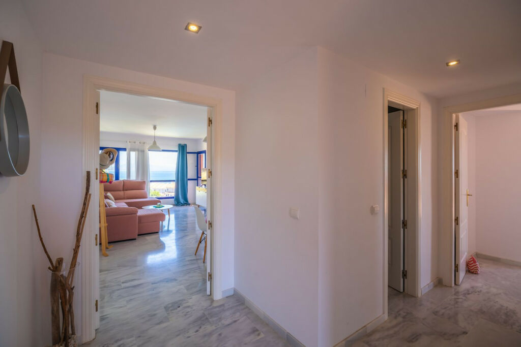 Penthouse La Duquesa Málaga - image 18
