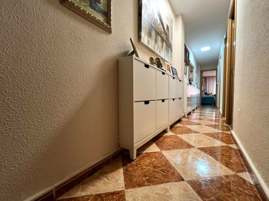 Middle Floor Apartment Torrevieja Alicante - image 18
