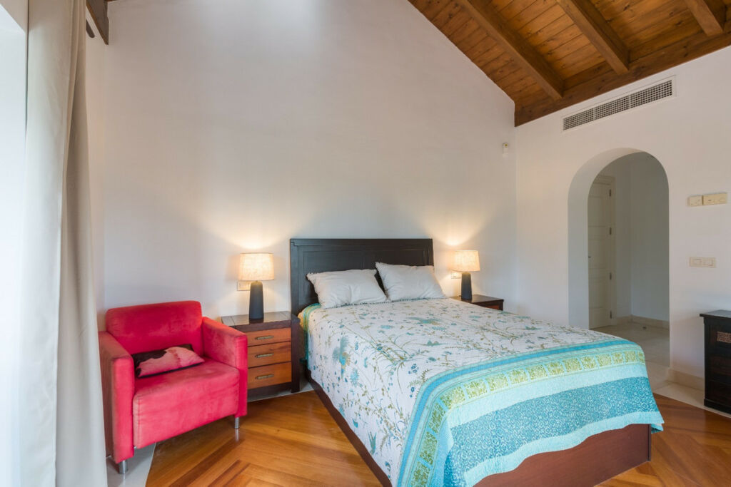 Detached Villa Guadalmina Baja Málaga - image 18