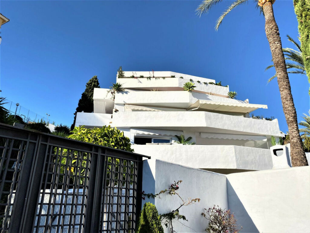 Middle Floor Apartment Nueva Andalucía Málaga - image 18