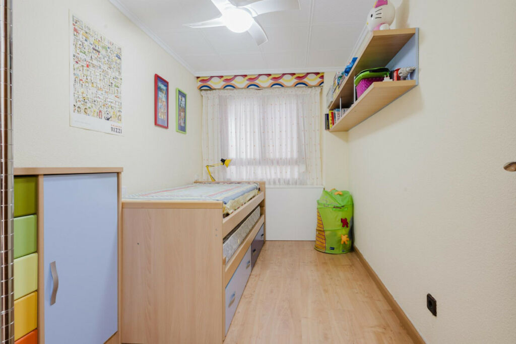 Middle Floor Apartment Torrevieja Alicante - image 18