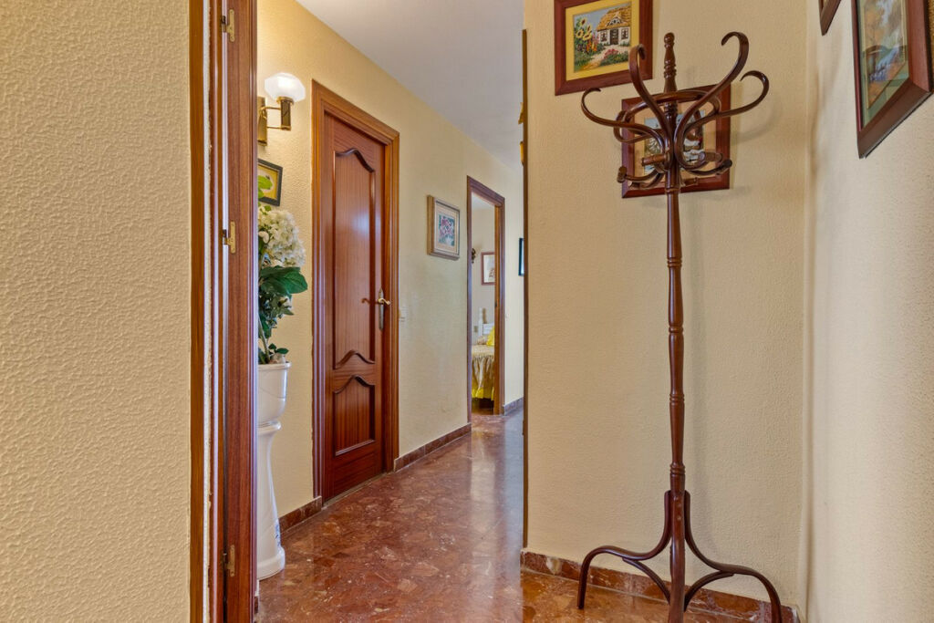 Middle Floor Apartment Los Boliches Málaga - image 19