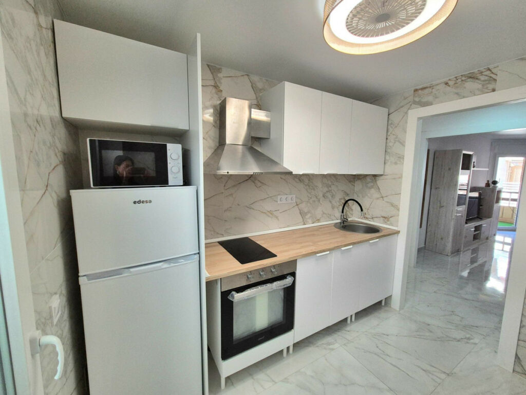 Middle Floor Apartment Torrevieja Alicante - image 18