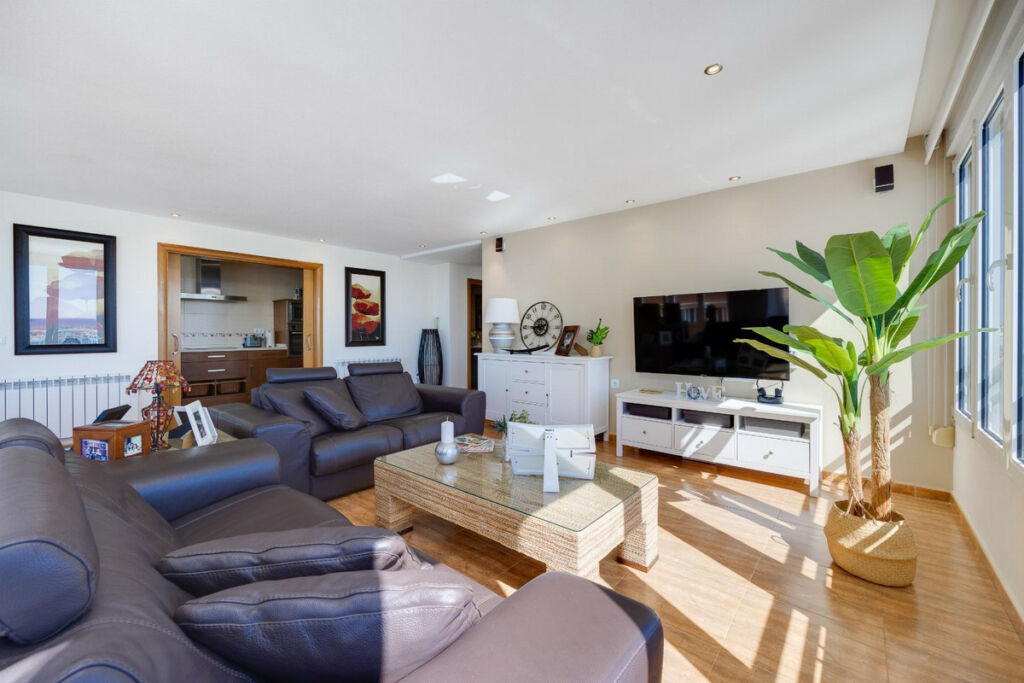 Middle Floor Apartment Torrevieja Alicante - image 18