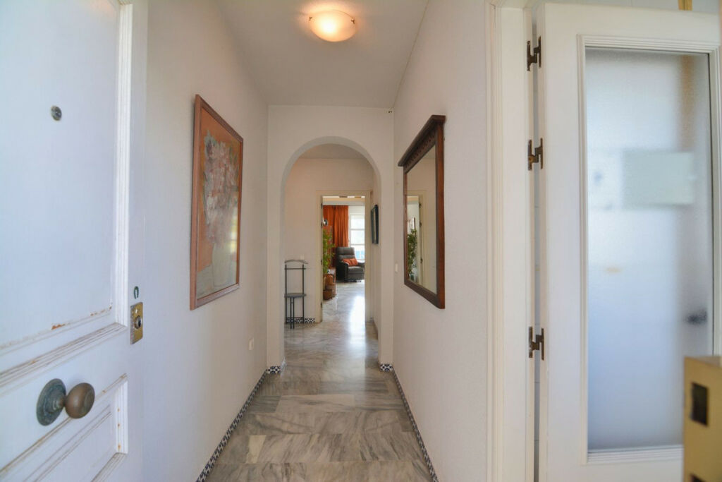 Middle Floor Apartment Fuengirola Málaga - image 18