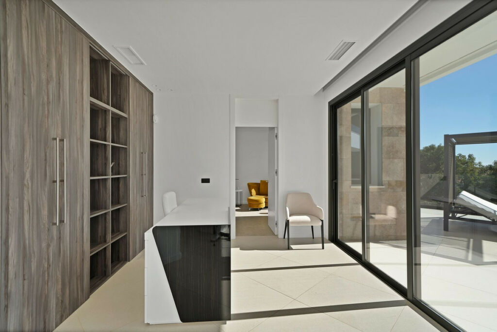 Detached Villa Benahavís Málaga - image 18